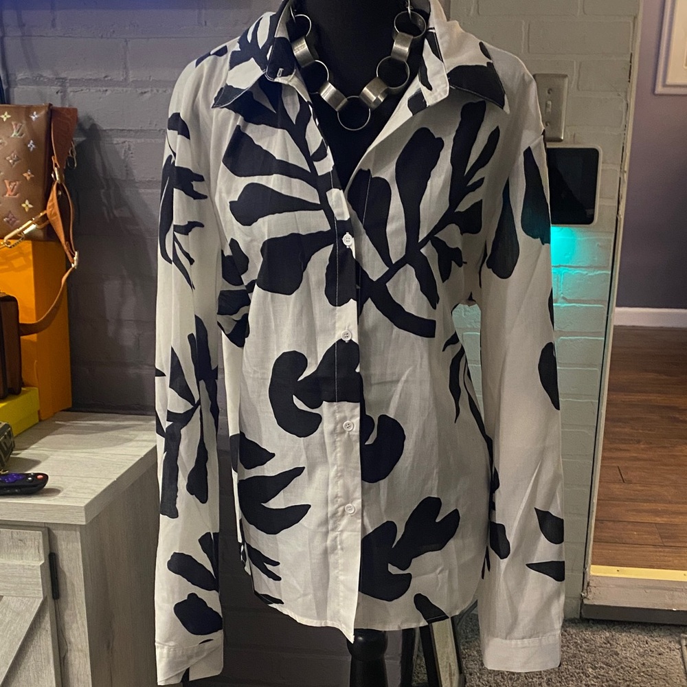 Fashion Nova Black and White Button Down Shirt